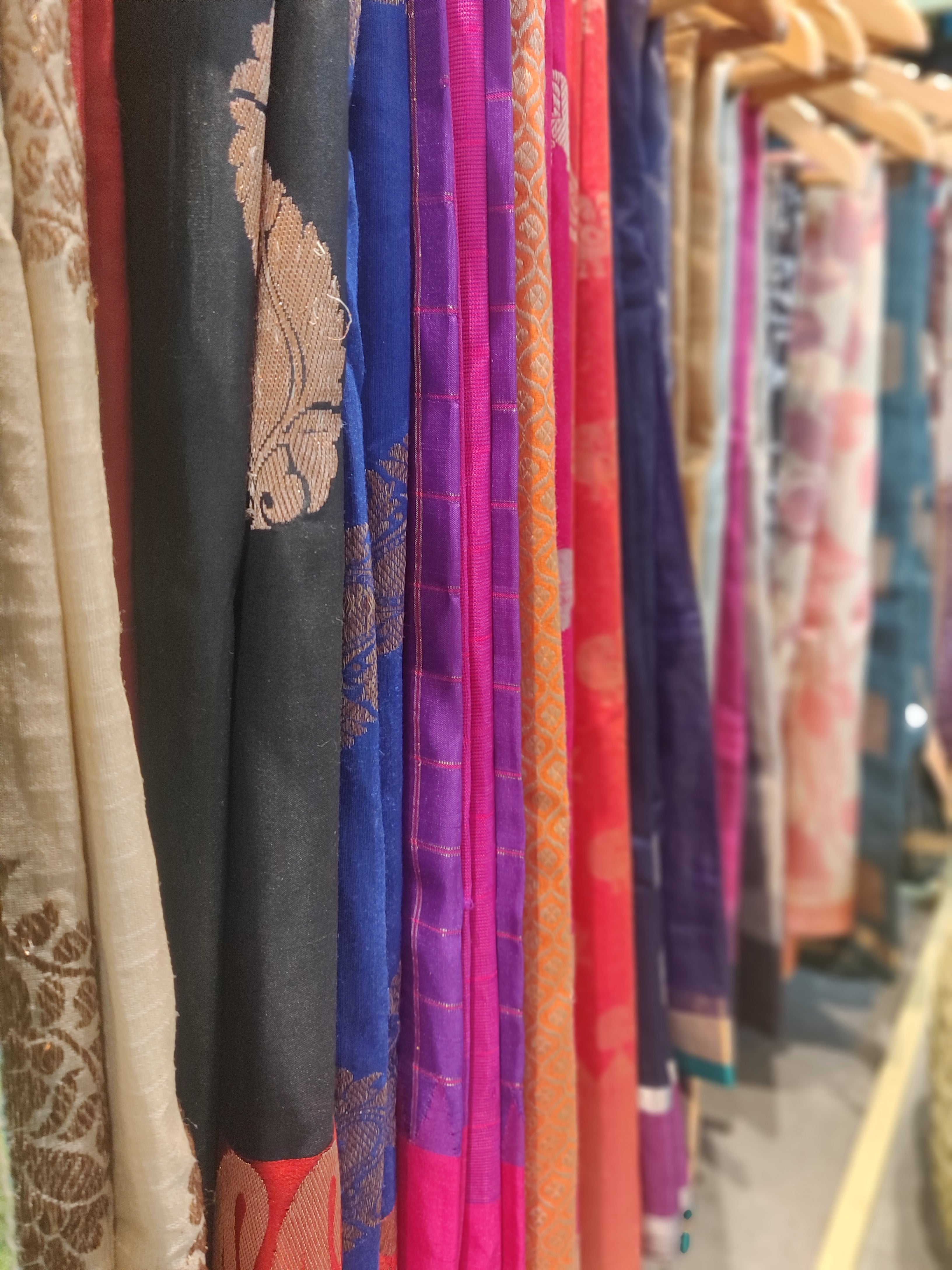 Handloom Saris from Bhagalpur Weaving, Varanasi Weaving, Jamdani, Ajrakh Block Print, Bhandhni, Dhakai Jamdani, Bagh Block Print, Bagru Block Print