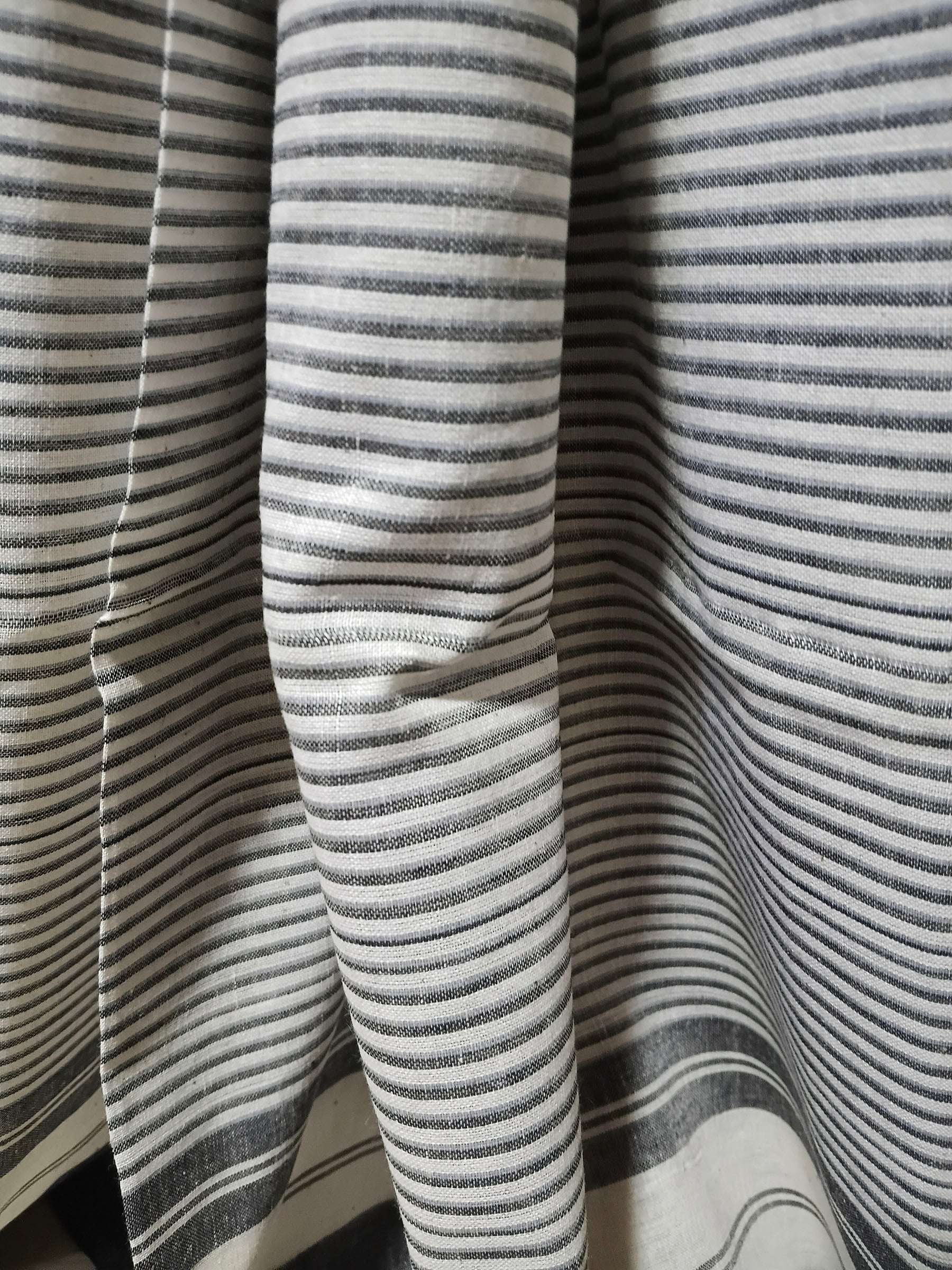 Contemporary Gamchha Cotton Saree – Elegant White & Charcoal Stripes