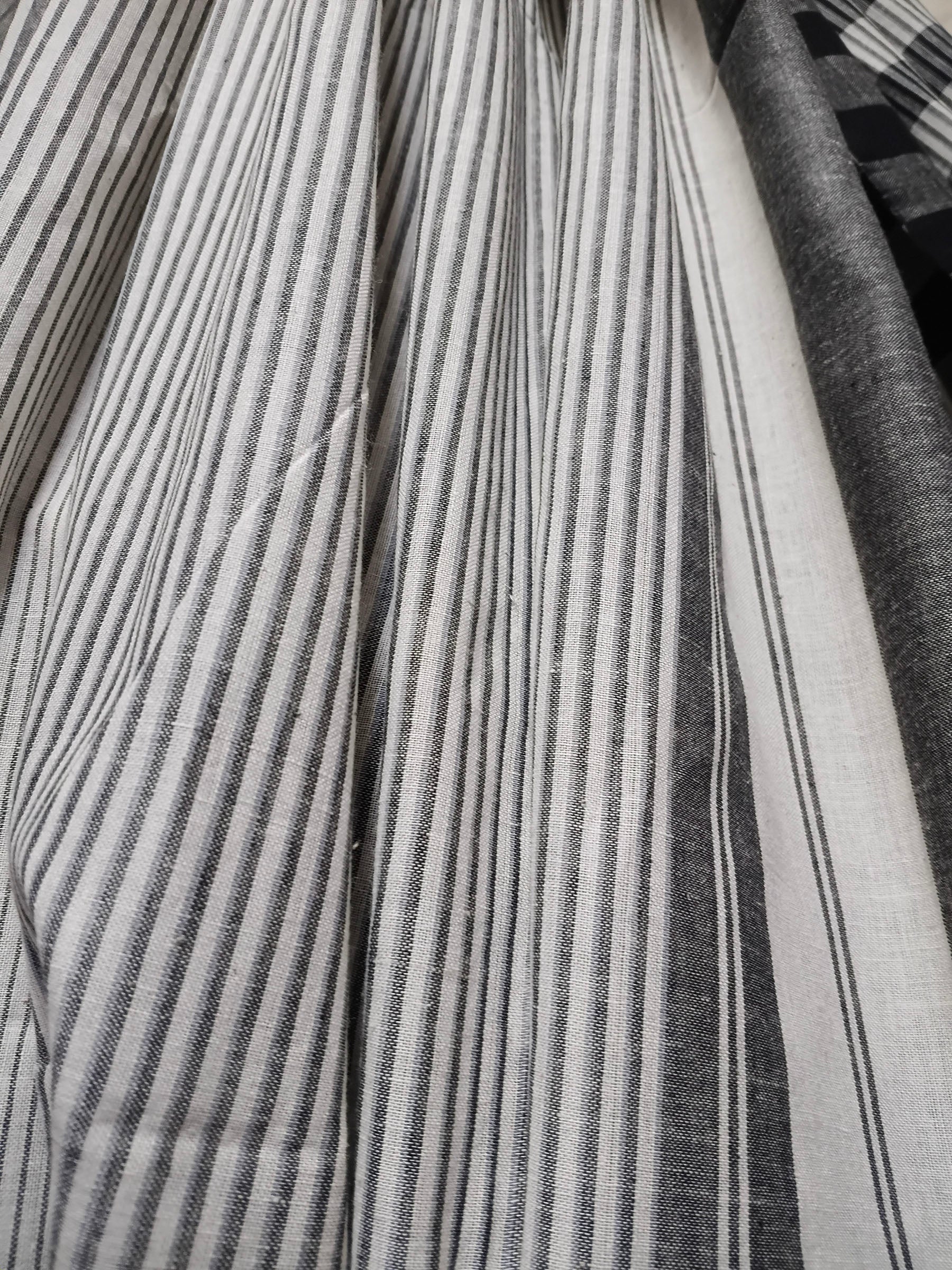 Contemporary Gamchha Cotton Saree – Elegant White & Charcoal Stripes