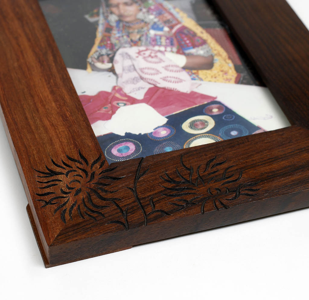Carved Wooden Photo Frame - Brown (6x8)