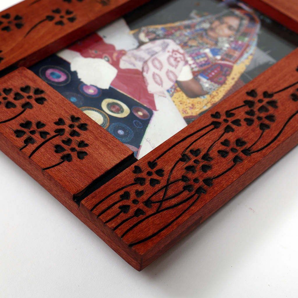 Carved Wooden Photo Frame - Brown (6x8)